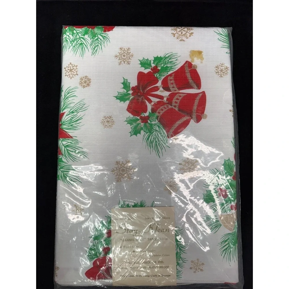 Vintage Christmas Tablecloth Stay-Klean Flannel Back 52